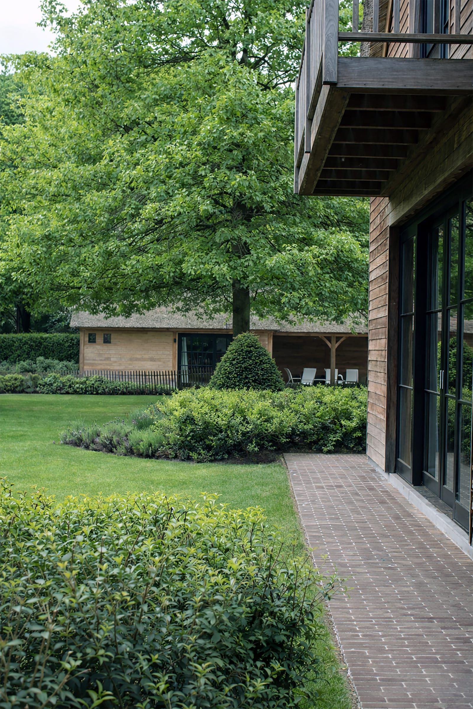 Landelijke villa tuin 6